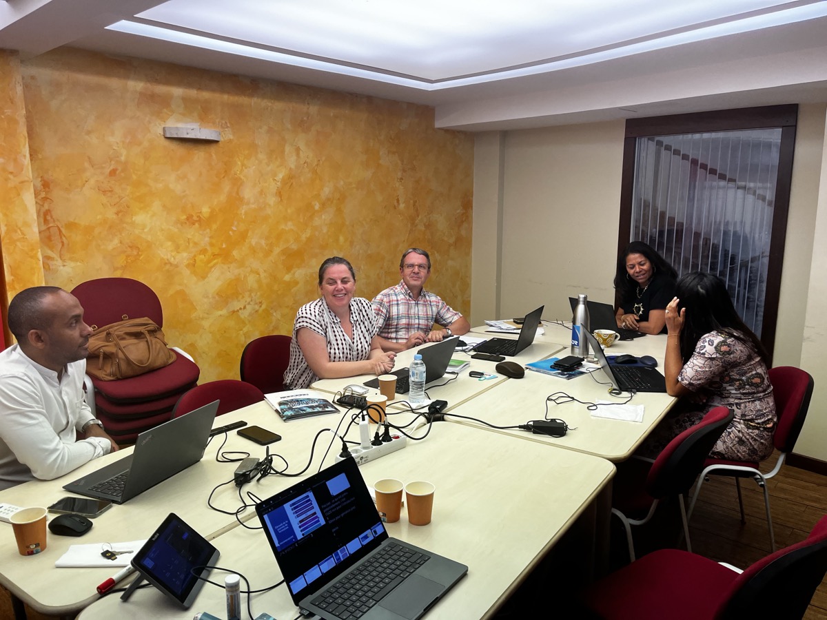 Groupe de formation souriant