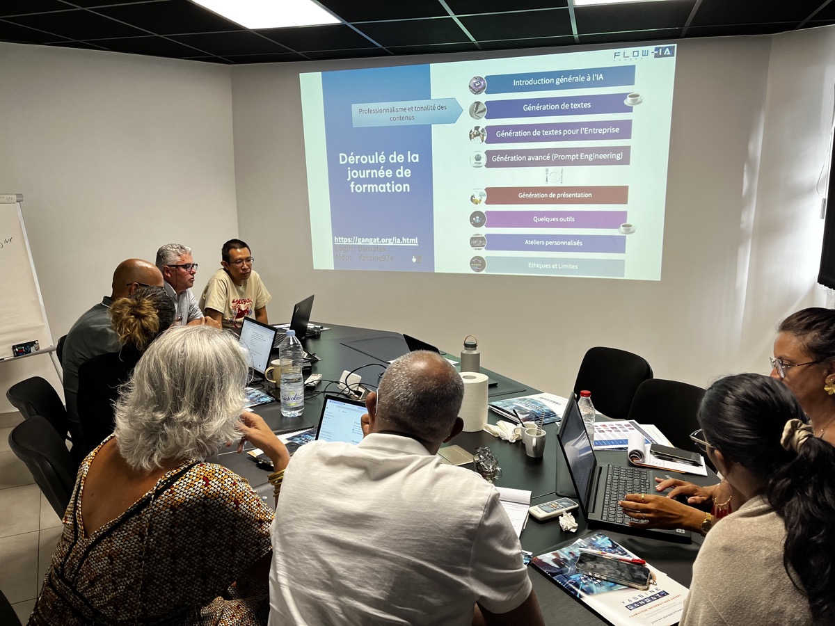 Yassine Gangat en session de formation IA